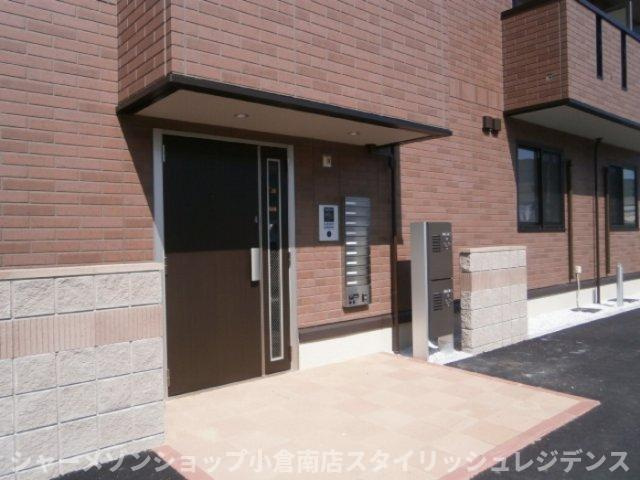 D-room城野のエントランス