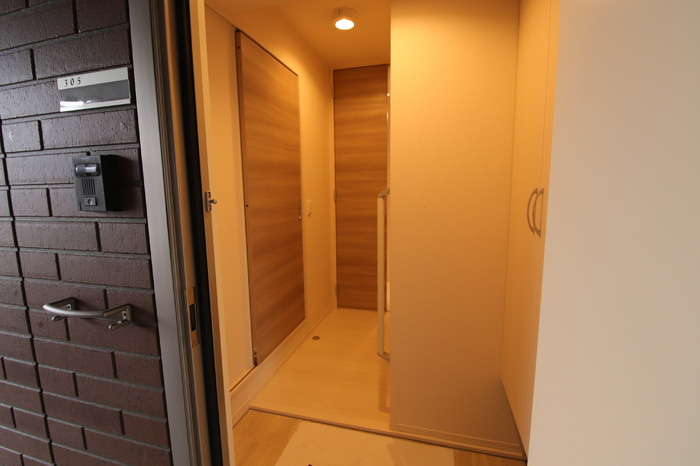 D-room城野の玄関