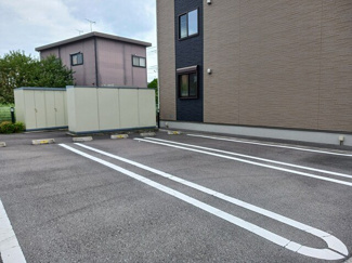【駐車場】 | レイワ・メゾン２１ | 駐車場があるので、車を買う予定の方も安心です