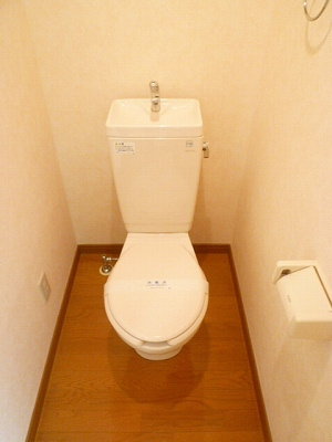 リリックコート自由が丘のトイレ|コンパクトで使いやすいトイレです