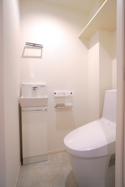 ＡＧＲＡＴＩＯ　ＴＥＲＲＡＣＥ　恵比寿（アグレシオ　テラス　恵比寿）のトイレ|※写真は同タイプ住戸です。