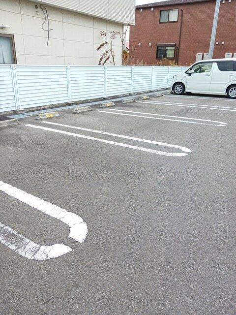 エムズ　プラシードの駐車場|駐車場