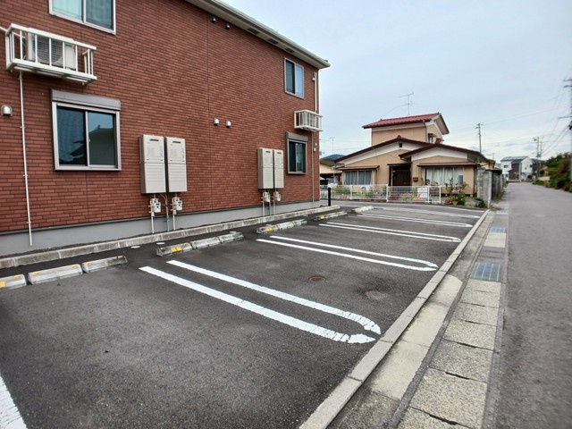 クレメント　ハウスの駐車場|駐車場