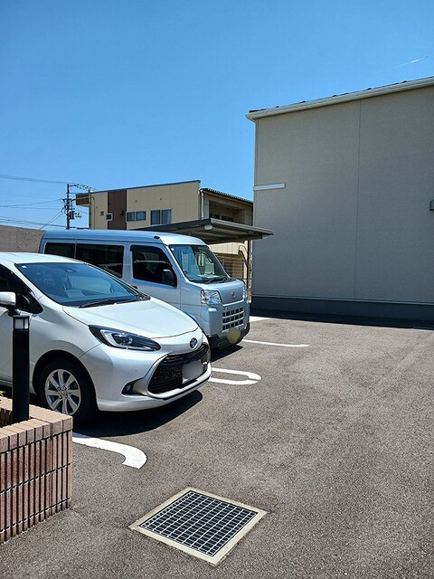 メゾンリッシュ薬師の駐車場|駐車場