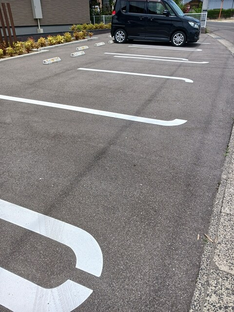モダン・プリムローズの駐車場|駐車場