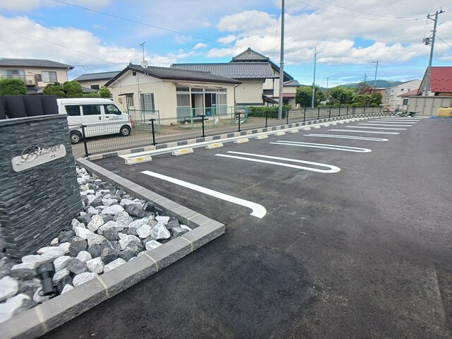 ブランの駐車場|駐車場