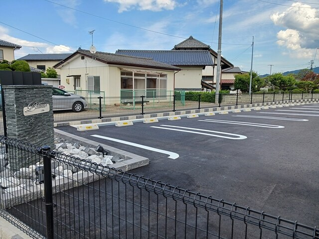 ブランの駐車場|駐車場