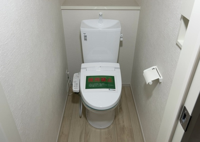 【トイレ】 | トイレは大きさや形、機能、抗菌性などが異なる多種多彩なタイプが各メーカーから出ています。それぞれに良さがあるため、事前にどういったタイプのトイレがいいのかをご家庭内で決めて、内見に行くといいでしょう。
