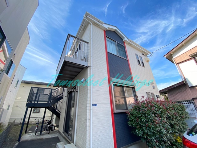 平塚市桃浜町のアパート
