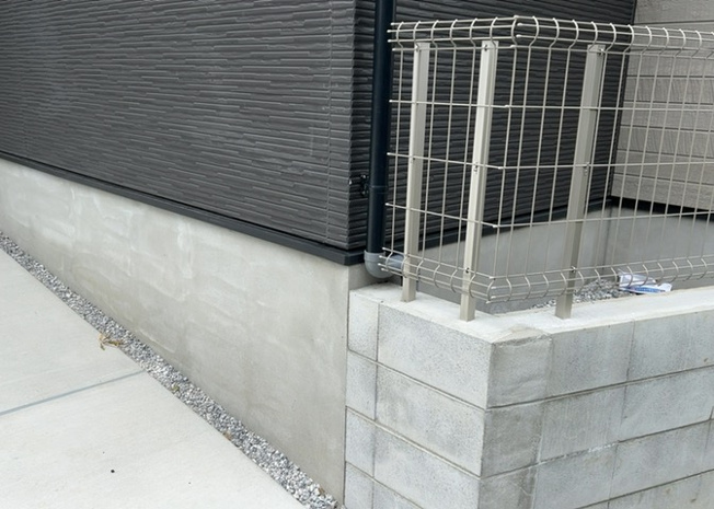 【構造・工法・仕様】 | 木造住宅とは土台、壁、柱など建築物の強度を支える構造体の材に木が使用されている構造を指します。構造体は建物の自重を支えるだけではなく風圧や水圧、積裁荷重などあらゆる衝撃に耐えるための基礎です。