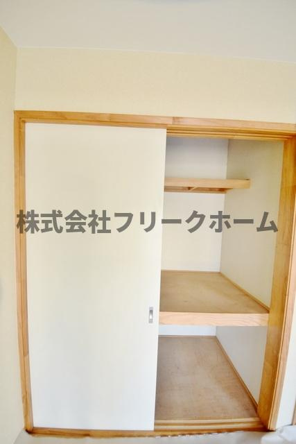 小金井市東町２丁目のアパートの収納