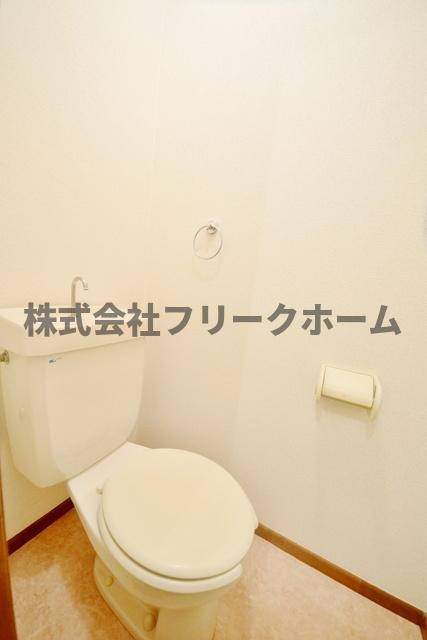 小金井市東町２丁目のアパートのトイレ