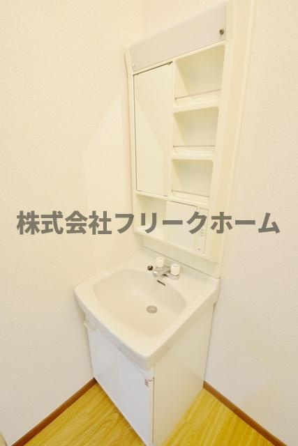 小金井市東町２丁目のアパートの洗面所