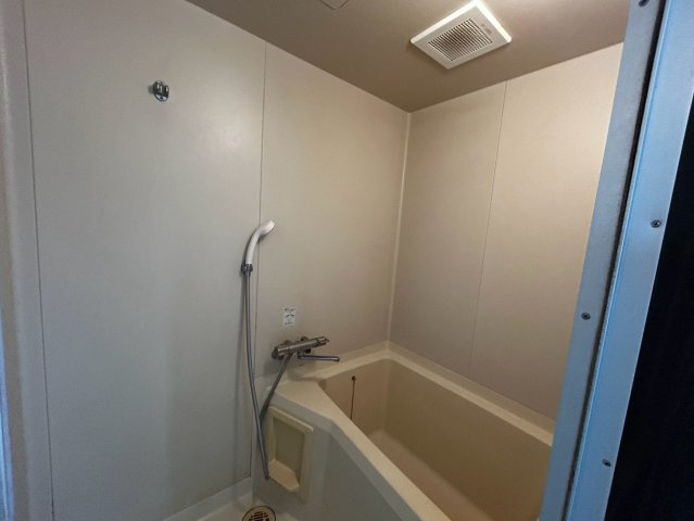 エトワール三津屋　C棟の浴室