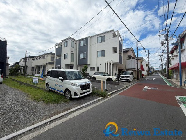 中古戸建　藤沢市辻堂東海岸3丁目の前面道路含む現地写真