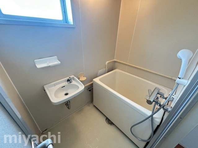 徳島市北島田町２丁目のアパートの浴室