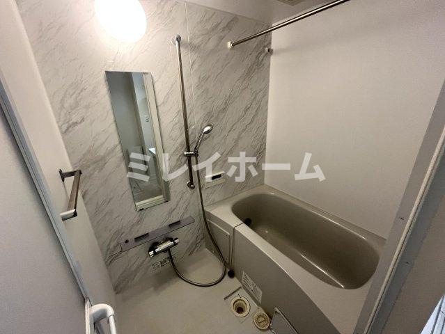 Persimmonの浴室