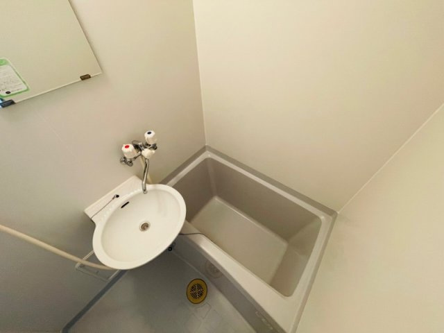レオパレス新町の浴室