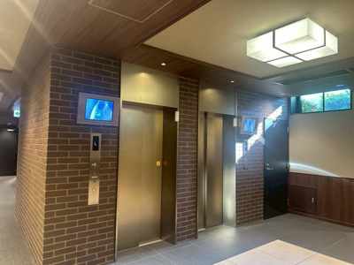 【その他共用部分】 | マスターズマンション光明池　中楽坊 | 【エレベーター】荷物が多い日も楽々にお部屋に持っていけますね！エレベーター２基あるので、忙しい時間帯も安心ですね♪