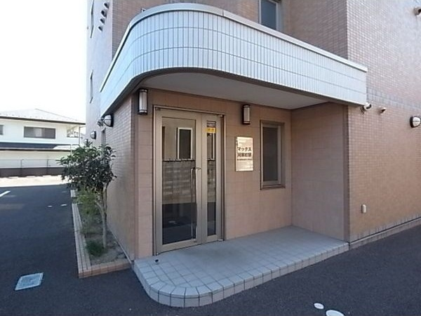 マックス河原町駅のエントランス