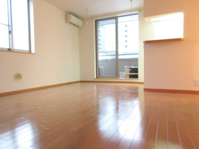 メゾン田端の居間・リビング|★明るいフローリングのお部屋です★