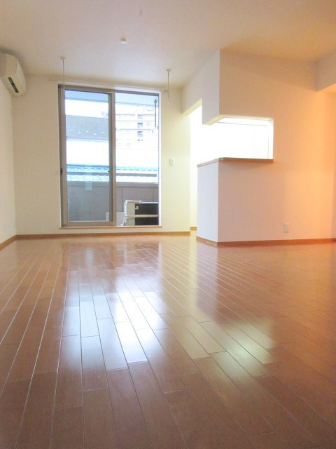 メゾン田端の居間・リビング|★明るいフローリングのお部屋です★