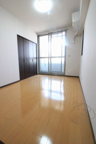 CLAIR TOWERの寝室