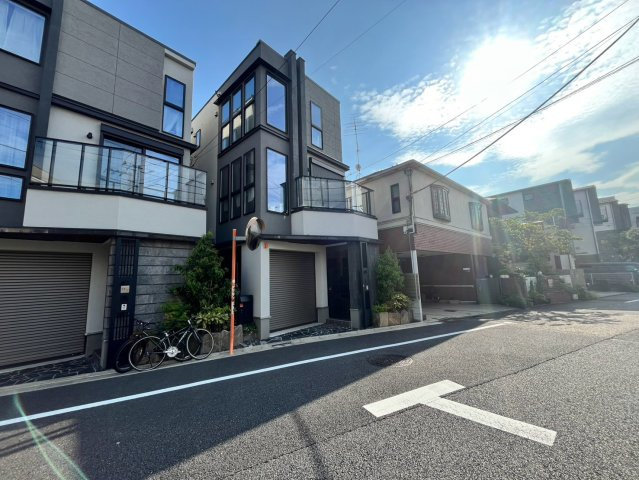 世田谷区等々力　中古戸建の前面道路含む現地写真