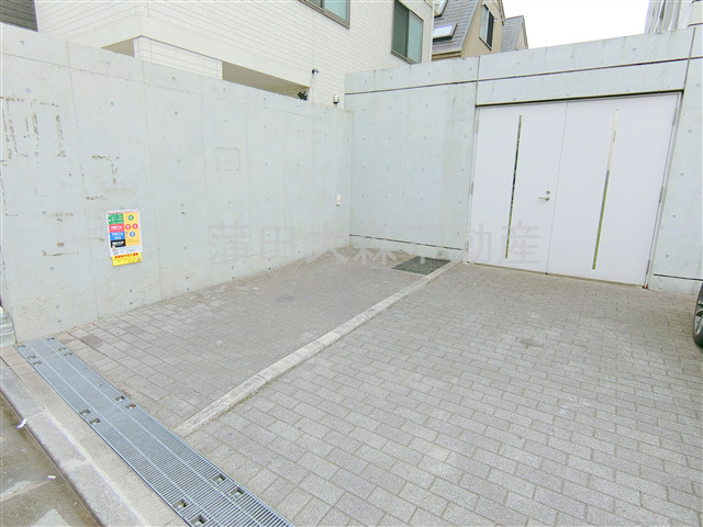 シエールグラン大森西の駐車場