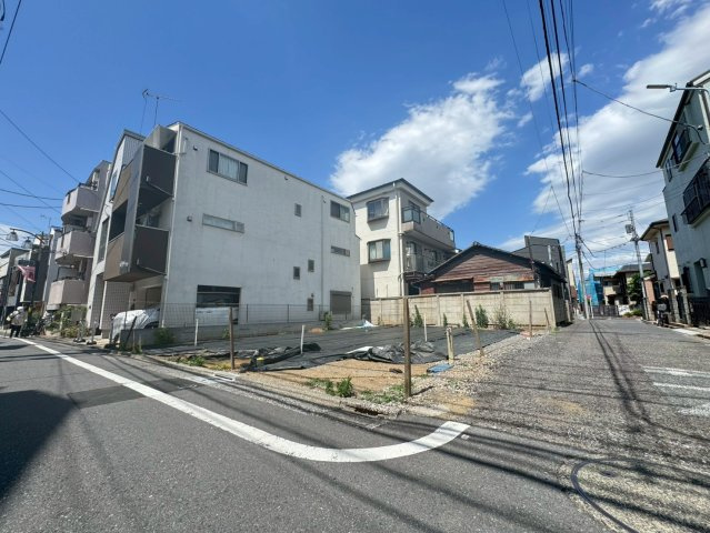 杉並区和泉１丁目の売地の前面道路含む現地写真