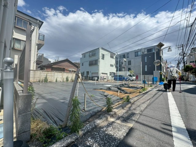 杉並区和泉１丁目の売地の前面道路含む現地写真