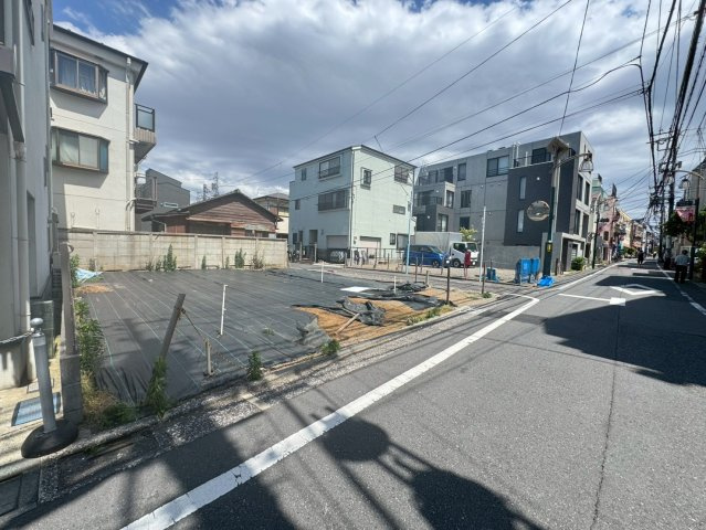 杉並区和泉１丁目の売地の前面道路含む現地写真