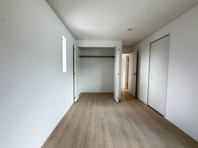 南城市佐敷伊原　第2（全4棟）4号棟の収納|4号棟　洋室7帖+収納付き♪