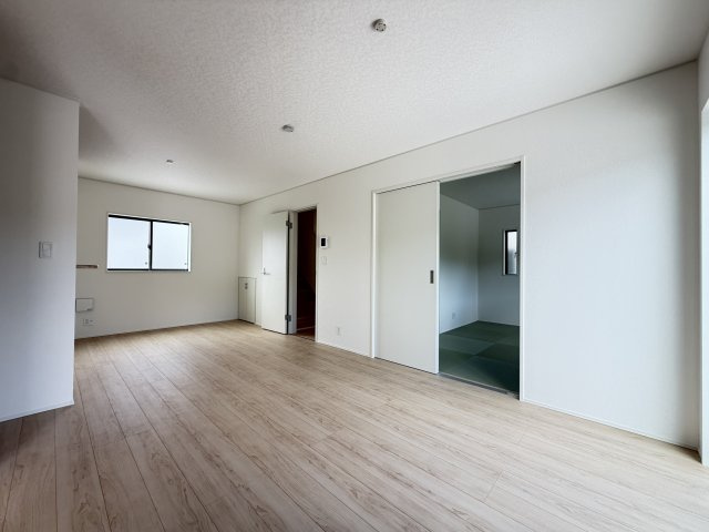 南城市佐敷伊原　第2（全4棟）4号棟の居間・リビング|※同仕様写真です　
