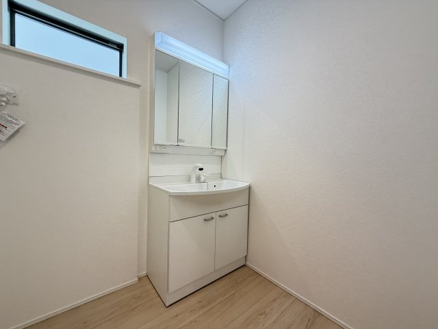 南城市佐敷伊原　第2（全4棟）4号棟の独立洗面台|※同仕様写真です　