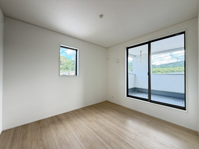 南城市佐敷伊原　第2（全4棟）4号棟の洋室|4号棟　洋室5.7帖+収納付き♪