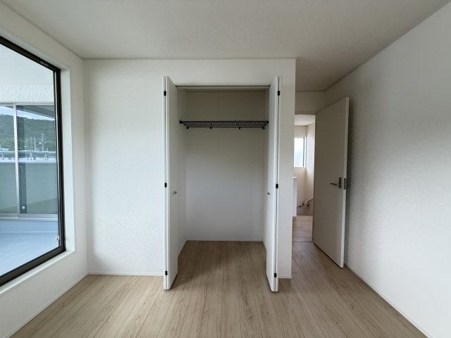 南城市佐敷伊原　第2（全4棟）4号棟の収納|4号棟　洋室5.7帖+収納付き♪