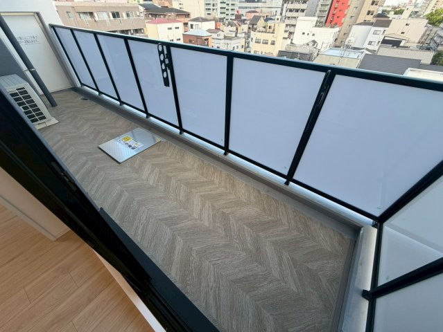 Louis Residence弁天町のバルコニー
