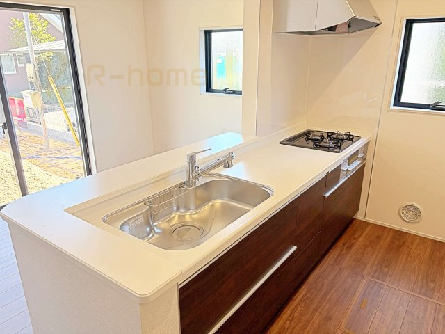 笠間市鯉淵第11　新築戸建て　1号棟のキッチン|料理をしながら家族とコミュニケーションが取れる対面式システムキッチン。