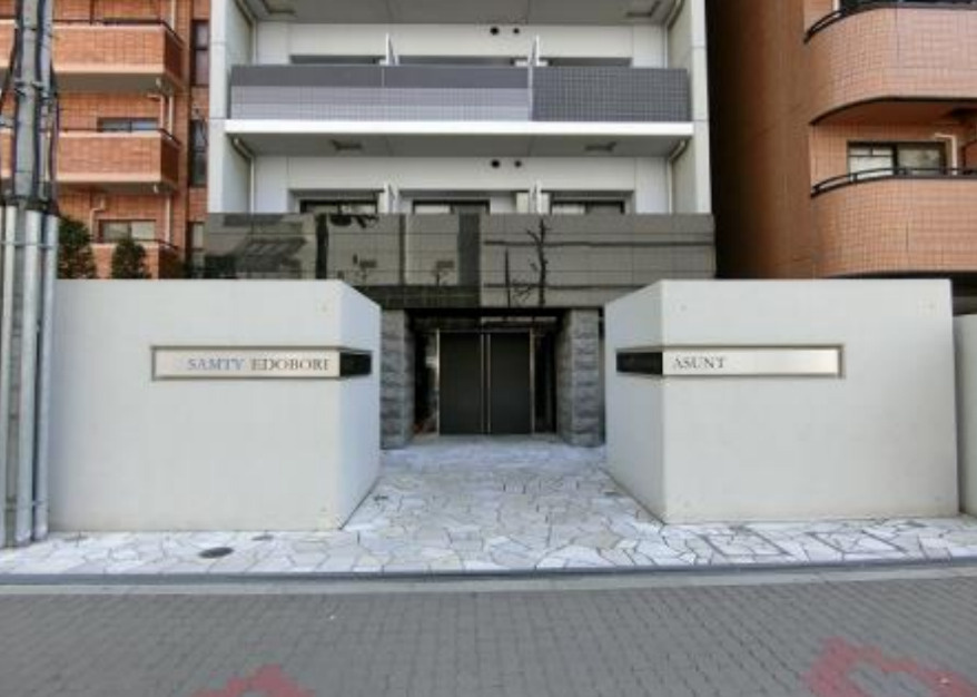 大阪市西区江戸堀２丁目の賃貸マンションのエントランス