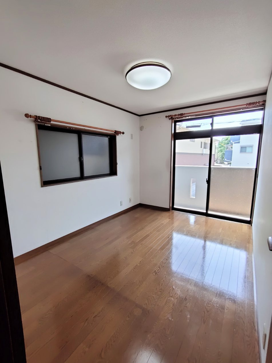 南塚口町七丁目中古戸建の洋室|２階約６．０帖洋室