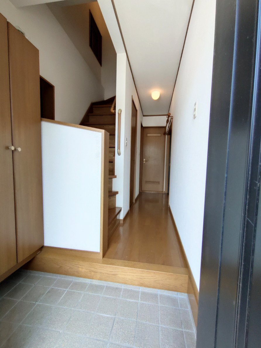 南塚口町七丁目中古戸建の玄関