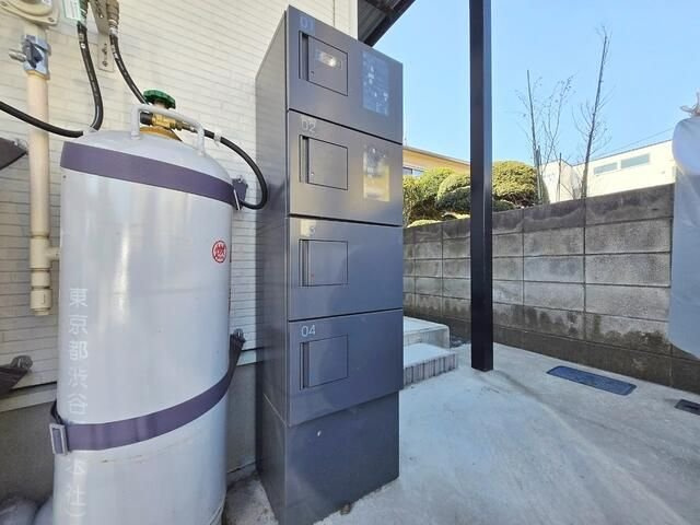 千葉市若葉区都賀５丁目のアパートのエントランス
