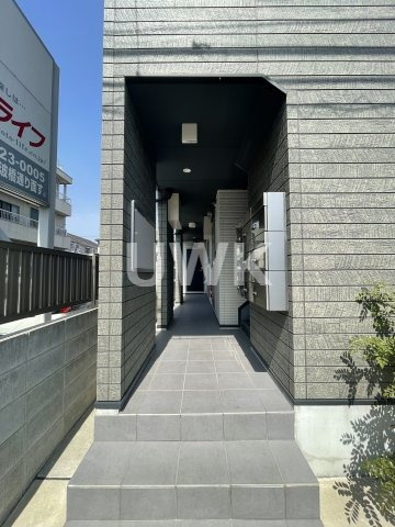 ワイズ七瀬川のエントランス