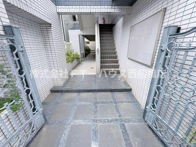 ＫＡＷＡＢＥ３６１のエントランス