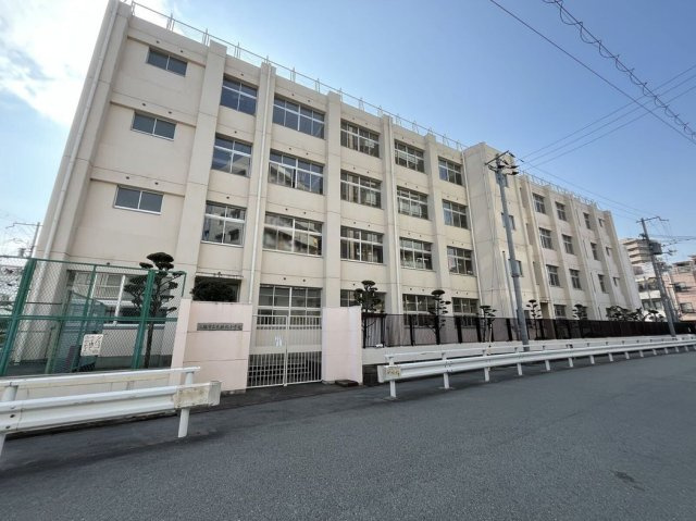 レオパレス春駒マンションの周辺
