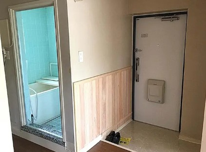 立川柏町団地の玄関