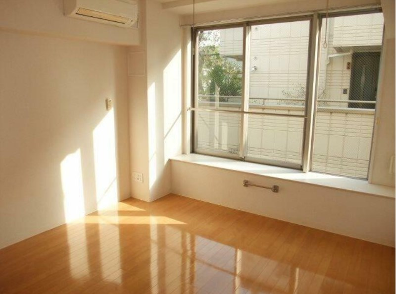 中野区中野３丁目の賃貸マンションの居間・リビング