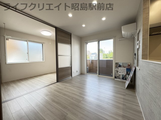 Asset-Court立川上砂町５丁目B棟の居間・リビング
