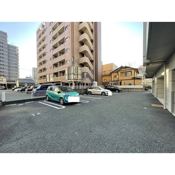 熊本市中央区新町３丁目の賃貸マンションの駐車場